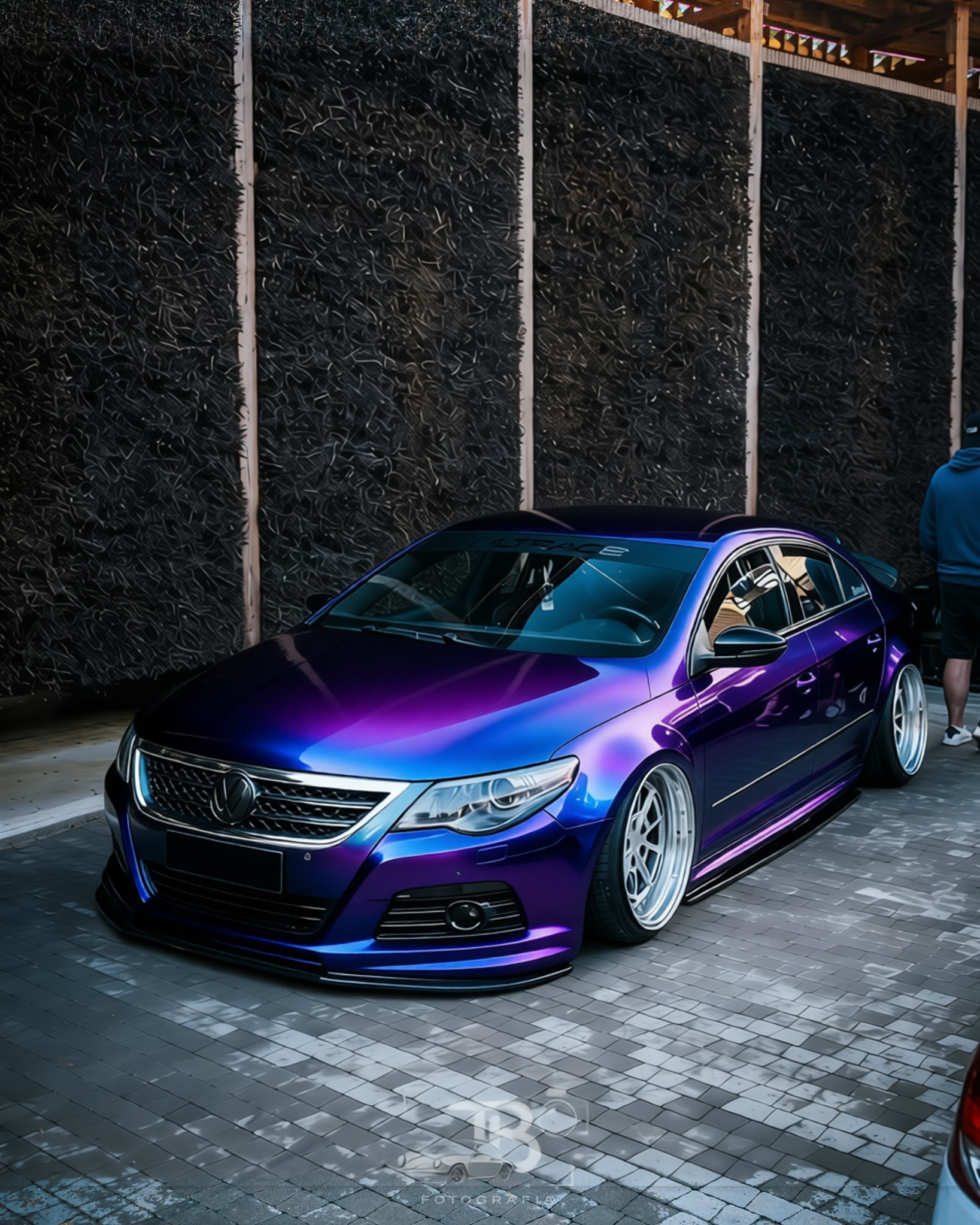 Preview Car 28 rendered in Super Gloss Spectrum gloss wrap
