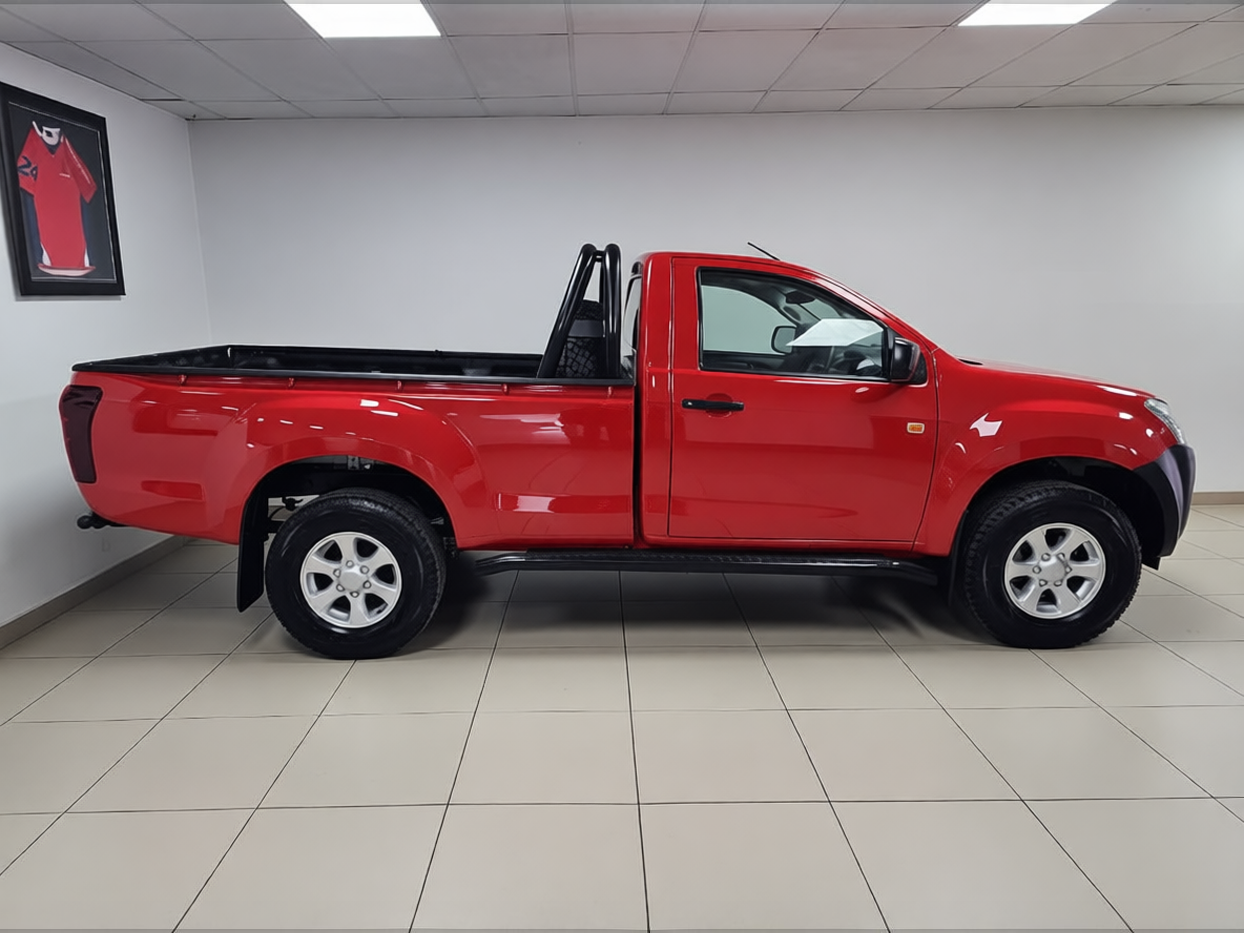 Isuzu D-Max rendered in Ferrari Red gloss paint