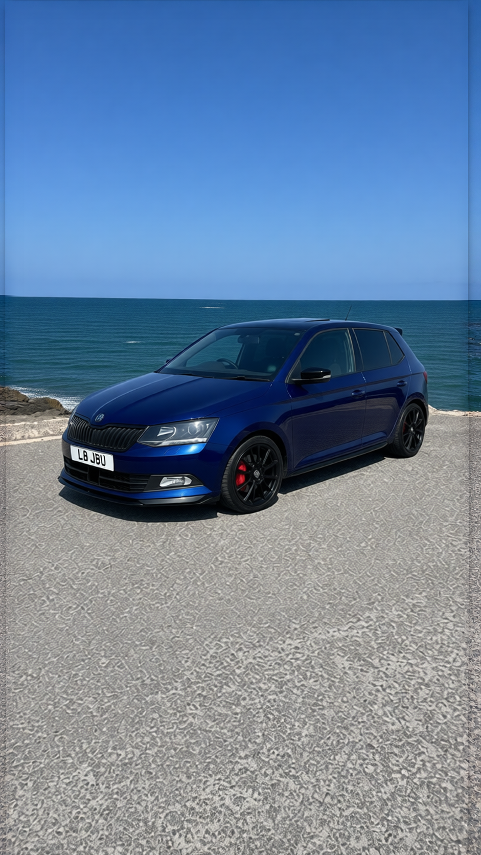 Preview Car 32 rendered in Deep Navy gloss paint